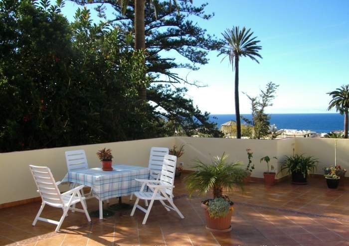 Teneriffa - Preiswerte Ferienwohnung mit Dachterrasse und Meerblick
