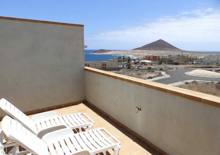 Teneriffa. Moderne Ferienwohnung mit 2 Schlafzimmern und Meerblick in Strandnähe.