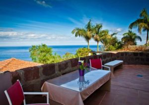 Teneriffa Ferienhaus. Bungalow mit Garten, Terrasse und Grill auf Bio-Finca in El Rincon