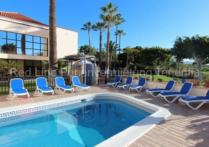 Teneriffa Luxus-Ferienhaus mit 10 Schlafzimmer, beheiztem Pool und riesigem Garten in Chayofa