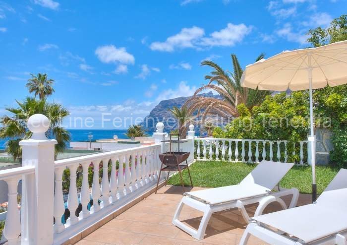 Luxusferienhaus mit Privatpool, traumhaftem Blick und Sonnenterrasse im Süden