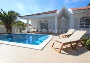 Teneriffa Luxus-Ferienhaus. Hochwertige Villa mit Garten, Terrasse u. Privatpool in Callao Salvaje