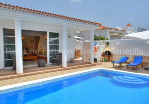 Teneriffa Luxus-Ferienhaus. Villa mit beheiztem Privatpool, Wlan und Billardtisch in Costa Adeje