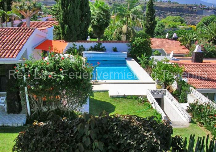Luxusferienhaus mit Privatpool im tropischen Garten und tollem Blick am Meer