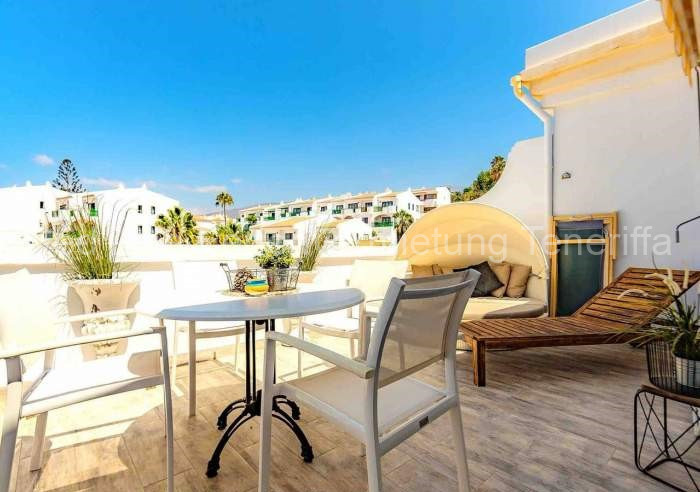 Strandnahe Luxusferienwohnung mit hochwertiger Einrichtung und Poolzugang
