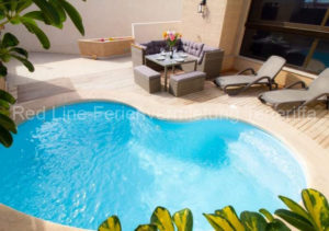 Luxus Ferienhaus mit Privatpool, Jacuzzi, Dachterrasse und Wlan