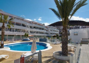 Familien-Ferienwohnung Los Cristianos mit Balkon, Meerblick und Pool