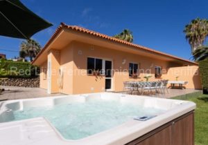 Luxus Ferienhaus Finca für 8 Personen mit Grillbereich und Pool auf Finca