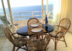 Preiswerte private Ferienwohnung am Meer mit Dachterrasse und traumhaften Rundumblick