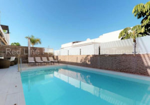 Großes strandnahes Luxus Ferienhaus mit Pool und Whirlpool an der Costa Adeje; nur 5 Gehminuten vom Strand der schönen und beliebten Playa del Duque entfernt. .