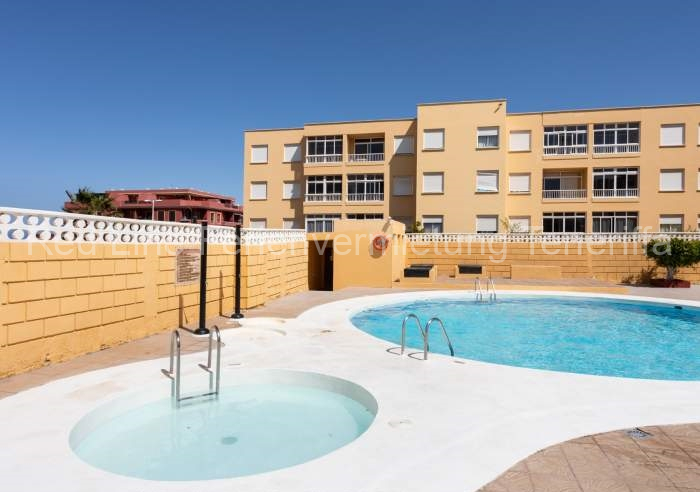 Strandnahe moderne Ferienwohnung mit Pool und Kinderpool in El Médano.