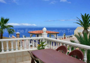 Ferienwohnung mit Meerblick und Pool in Puerto Santiago.