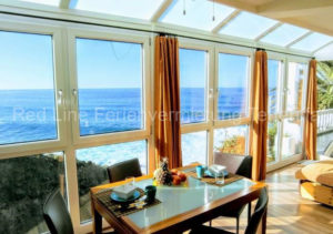 Komfortable Ferienwohnung direkt am Meer mit fantastischem Blick