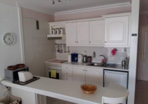 Preiswerte strandnahe Ferienwohnung mit Meerblick und Pool in Anlage mit Lift